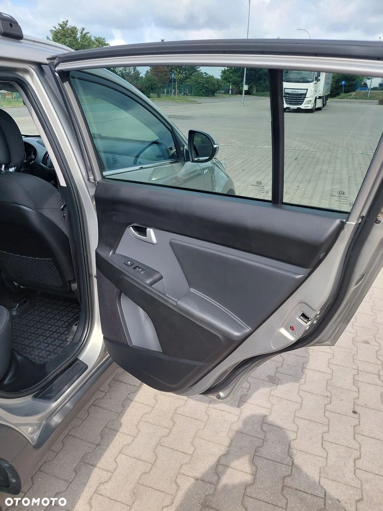 Kia Sportage 2.0 CRDI L AWD - 8