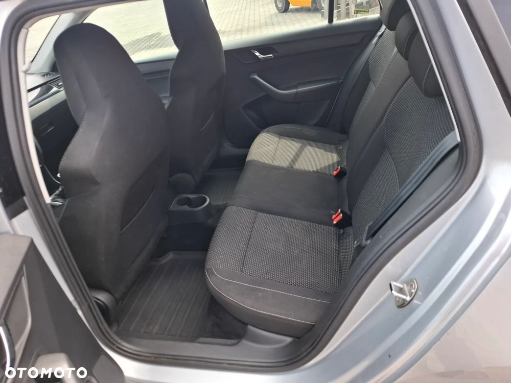 Skoda RAPID - 9
