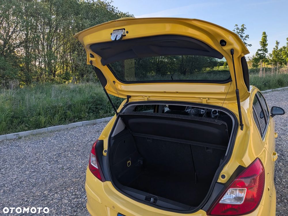 Opel Corsa 1.4 16V Satellite - 26