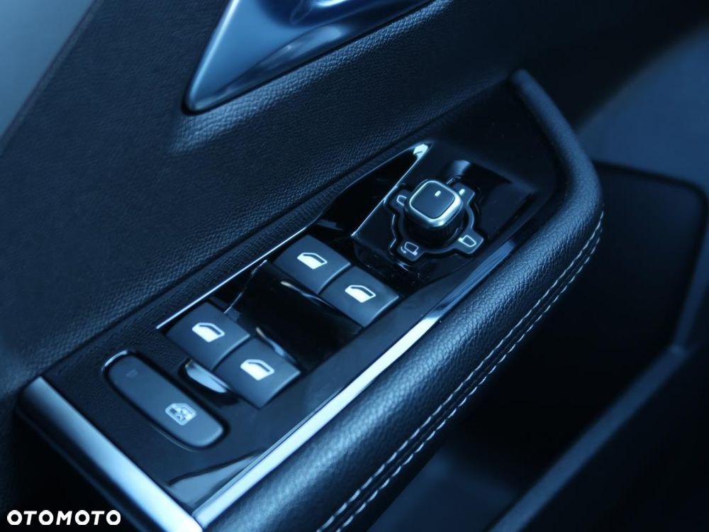 Opel Astra 1.2 T GS S&S - 12