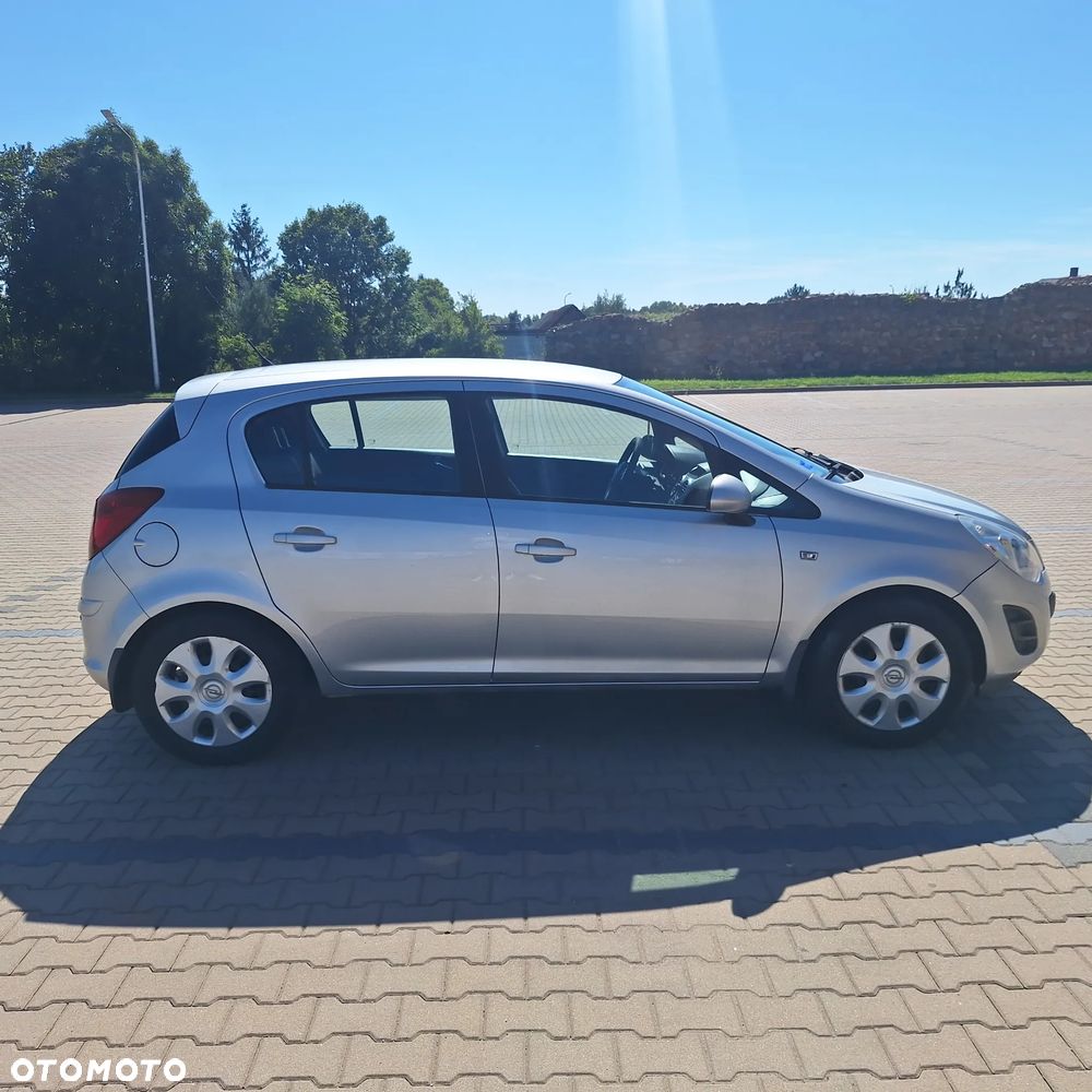 Opel Corsa 1.2 16V Cosmo - 4