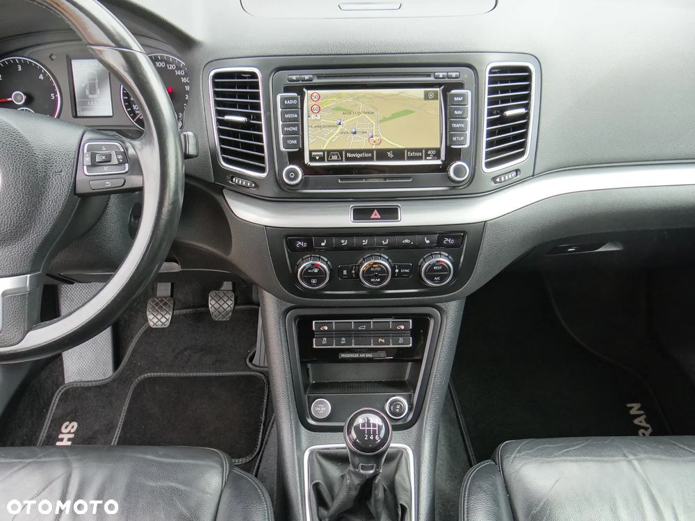 Volkswagen Sharan 2.0 TDI Blue Motion Highline - 25