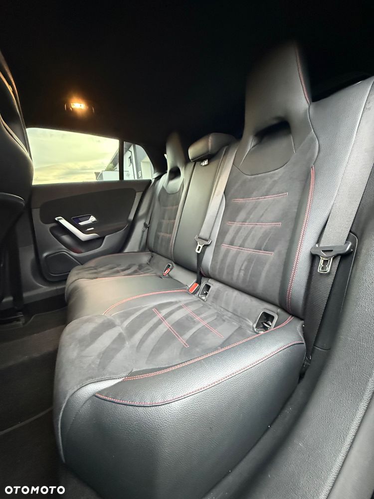 Mercedes-Benz CLA 180 7G-DCT Edition AMG Line - 30