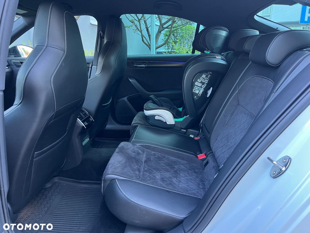 Skoda Superb 2.0 TSI Sportline DSG - 9