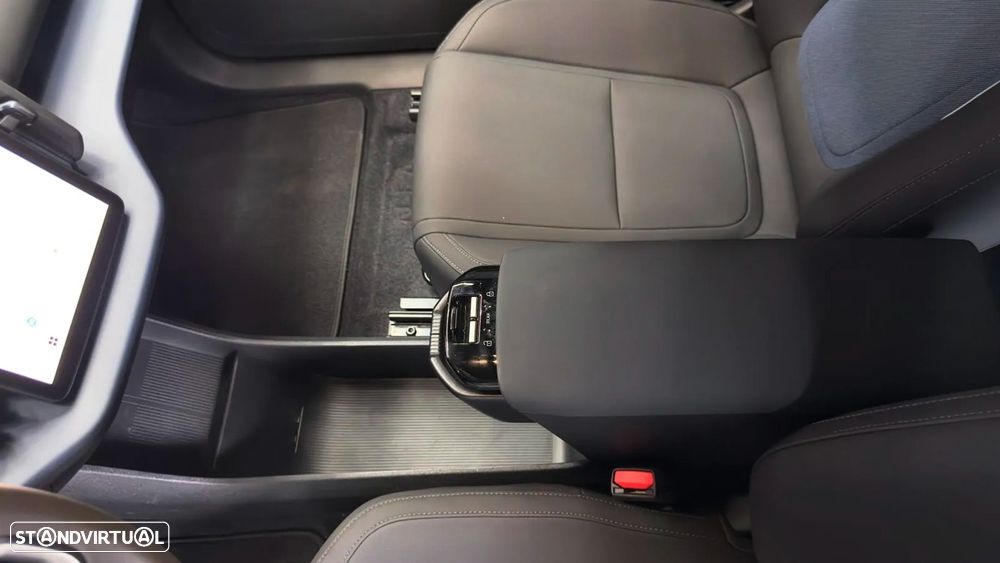 Volvo EX30 Single Motor Extended Range RWD Core - 25