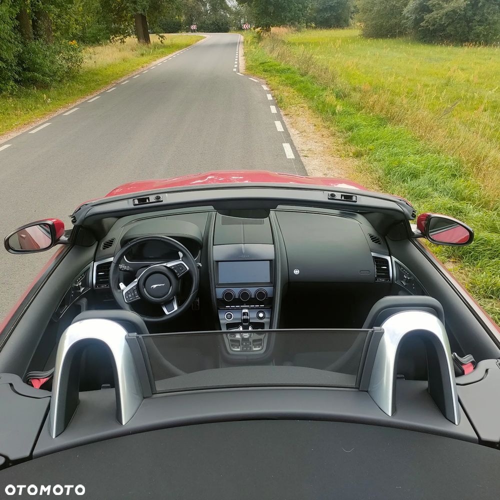 Jaguar F-Type 2.0 Turbo R-Dynamic - 11