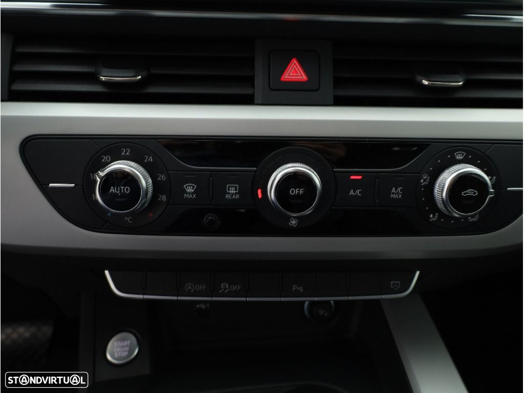 Audi A4 Avant 30 TDI Advanced S tronic - 32