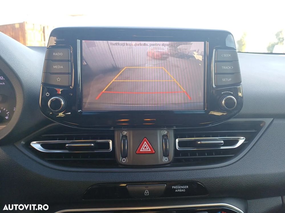 Hyundai i30 1.5 T-GDI 160CP MHEV 5DR M/T Highway - 17