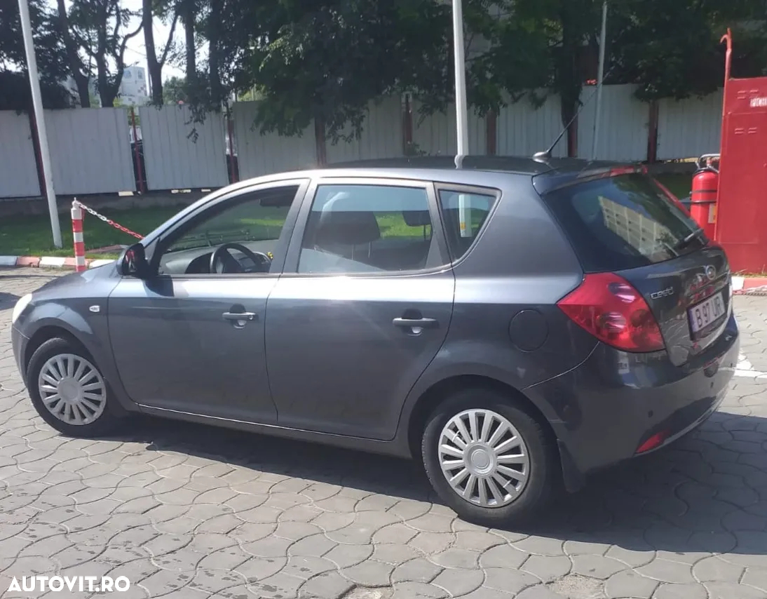 Kia Ceed Cee'd 1.4 GSL BEST - 3