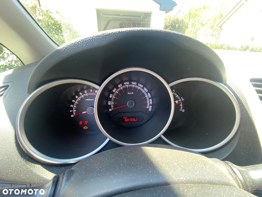 Kia Venga 1.4 L - 8