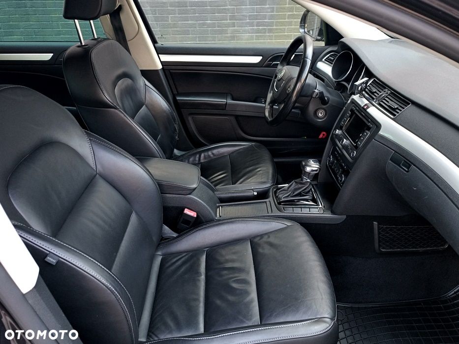 Skoda Superb 2.0 TDI DSG Exclusive - 25