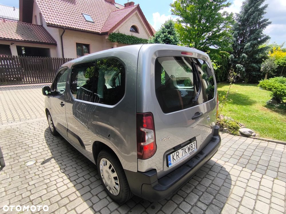 Opel Combo 1.5 CDTI Essentia S&S - 4