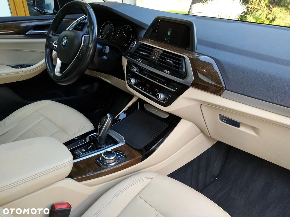 BMW X3 xDrive20d Luxury Line - 7