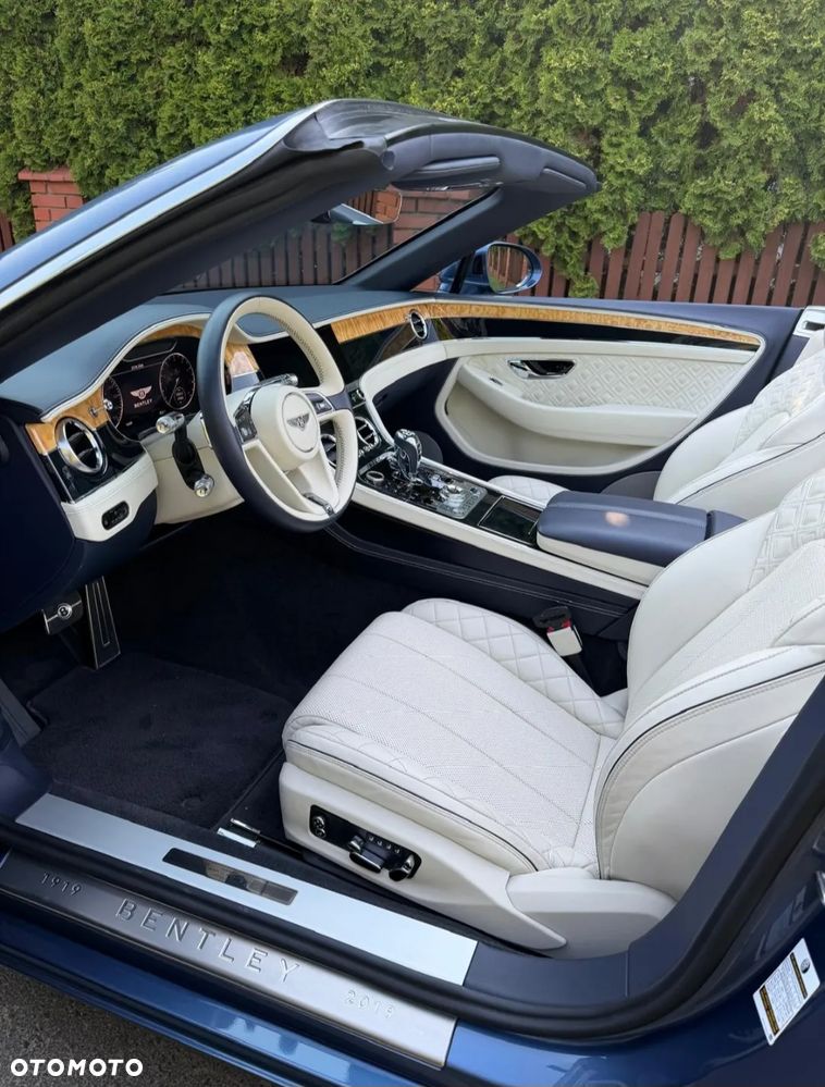 Bentley Continental GT V8 S Convertible - 12