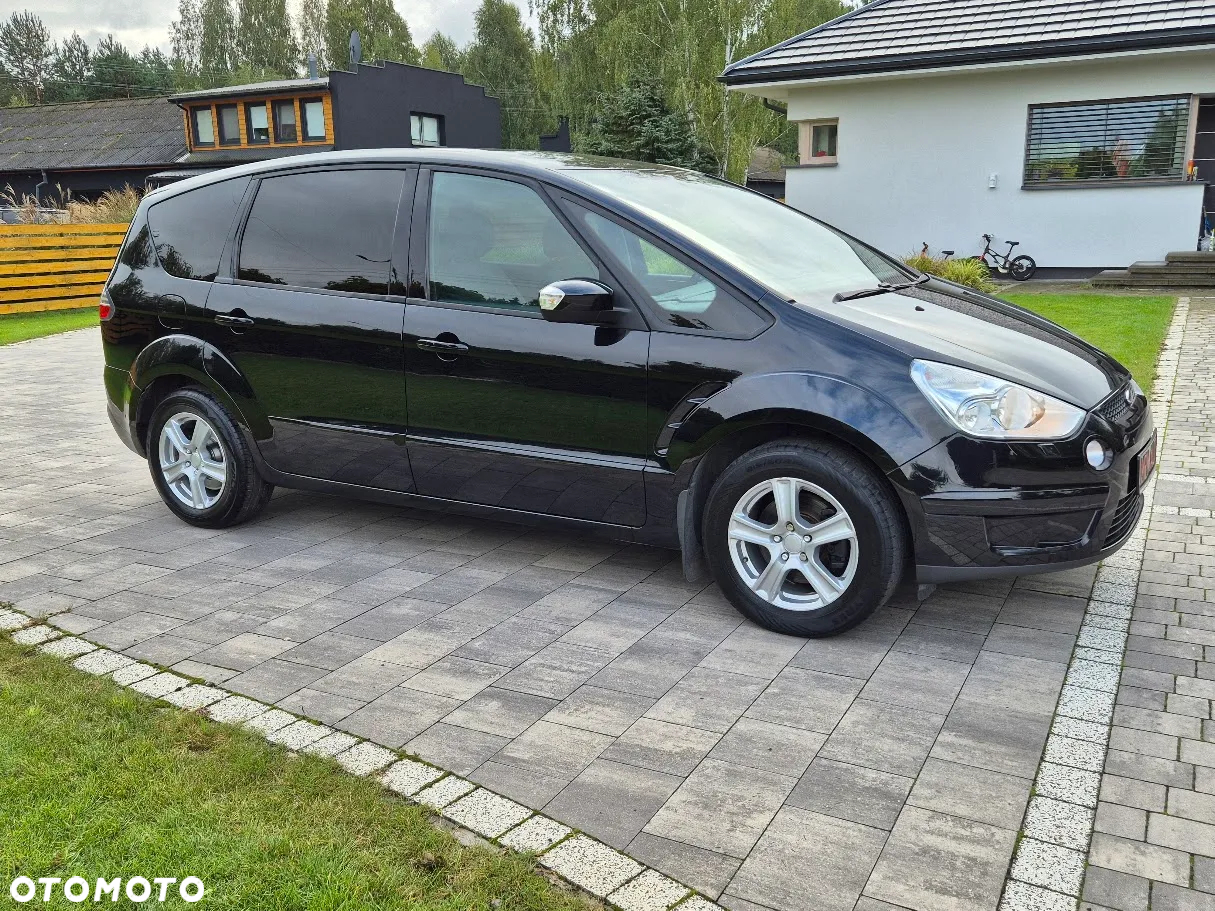 Ford S-Max - 12