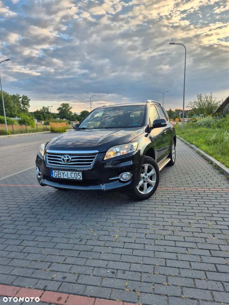 Toyota RAV4 - 1
