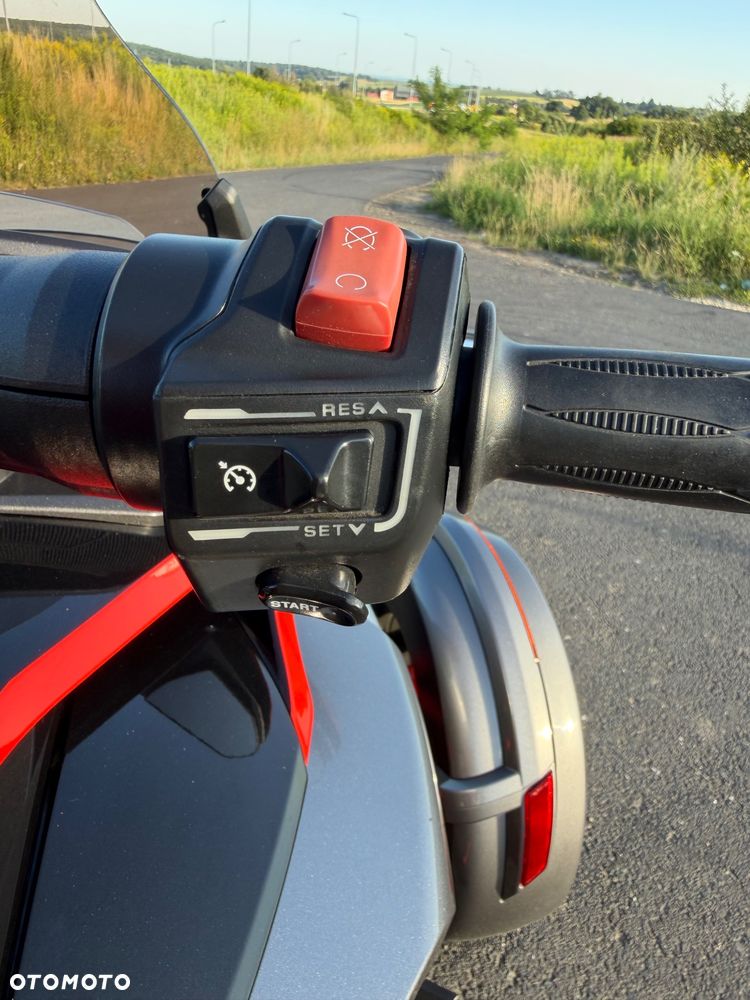 Can-Am Spyder - 23