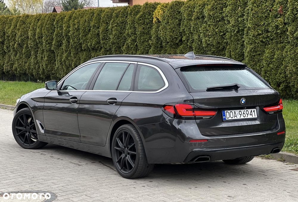 BMW Seria 5 520d Sport - 8
