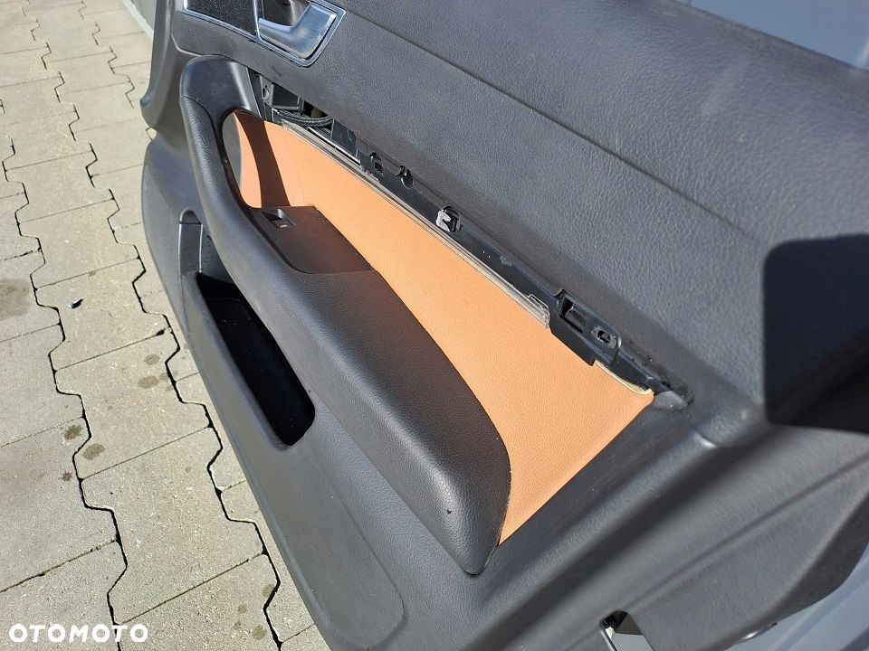 AUDI A6 C6 BOCZEK TAPICERKA DRZWI PRAWY PRZÓD RUDA - 2