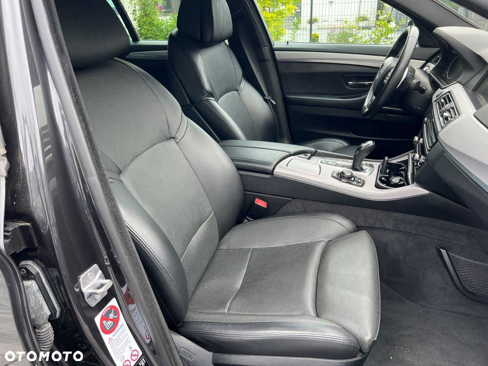 BMW Seria 5 M550d xDrive Touring Sport-Aut - 17