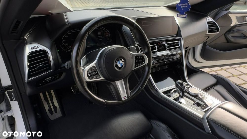 BMW Seria 8 - 17