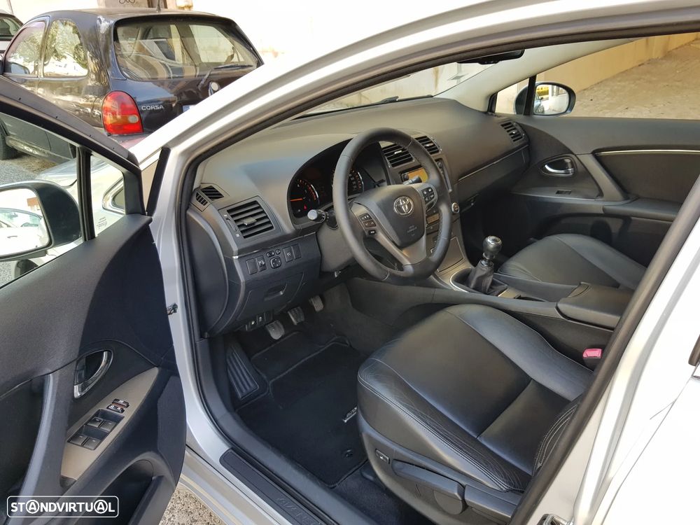 Toyota Avensis 2.0 D-4D Exclusive +Pele+GPS — fotografia 11