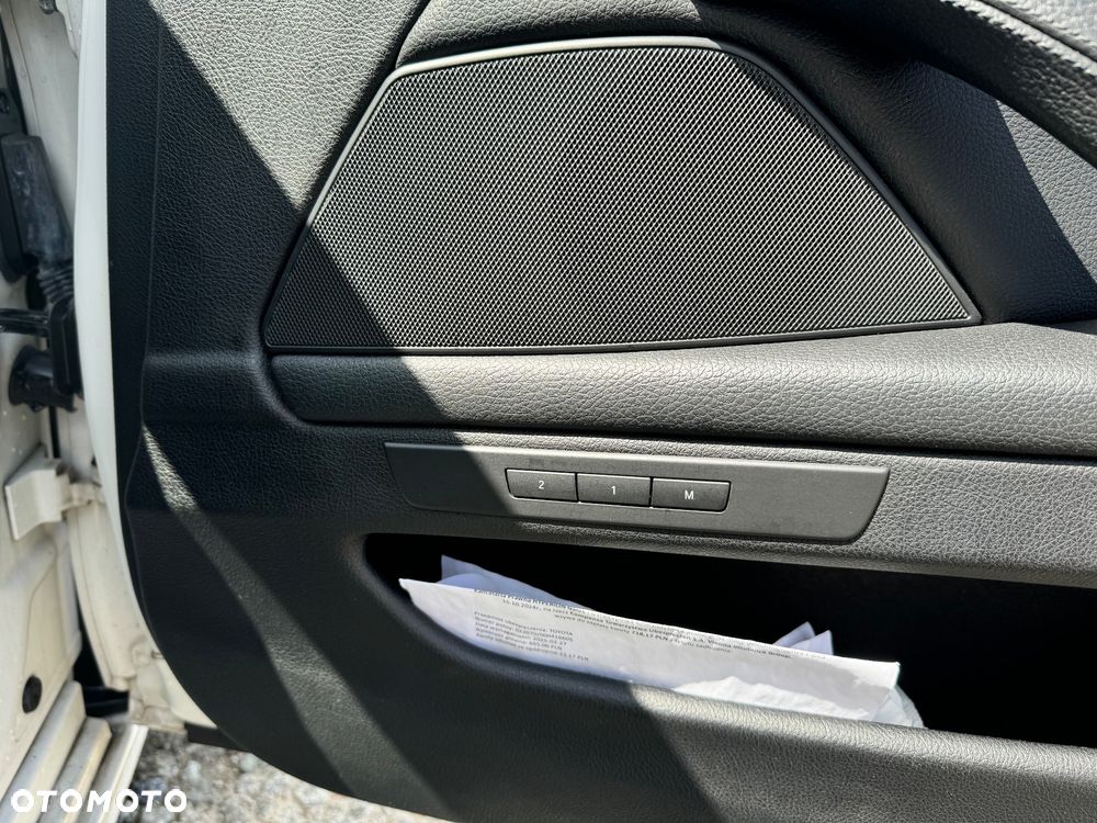 BMW Seria 5 525d - 13