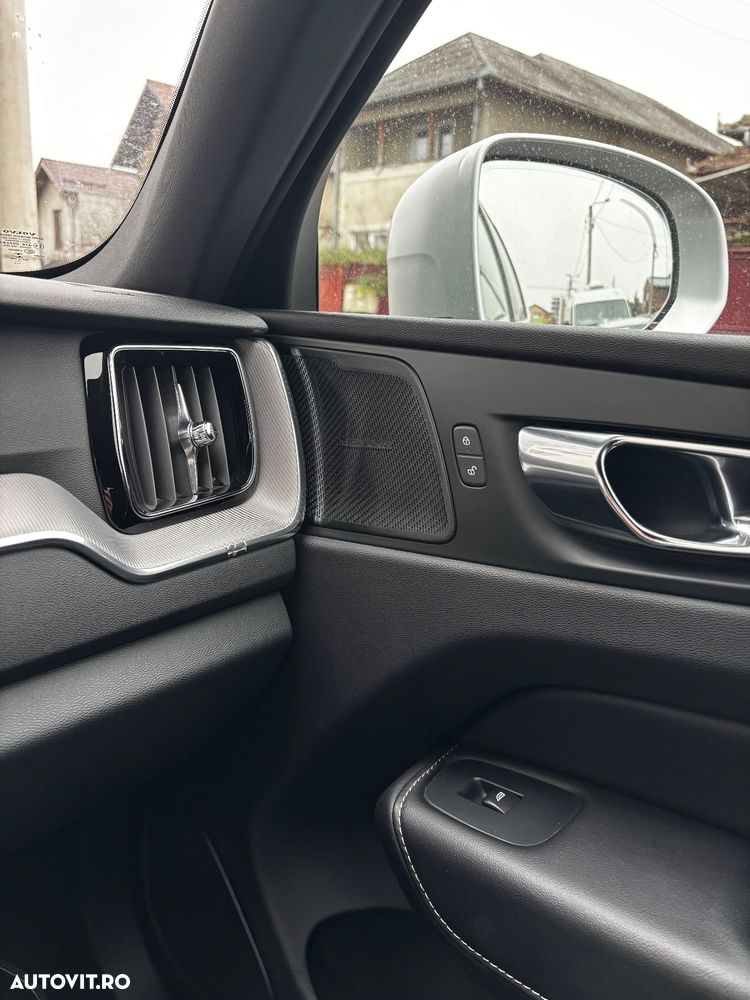 Volvo XC 60 D4 AWD Geartronic RDesign - 22