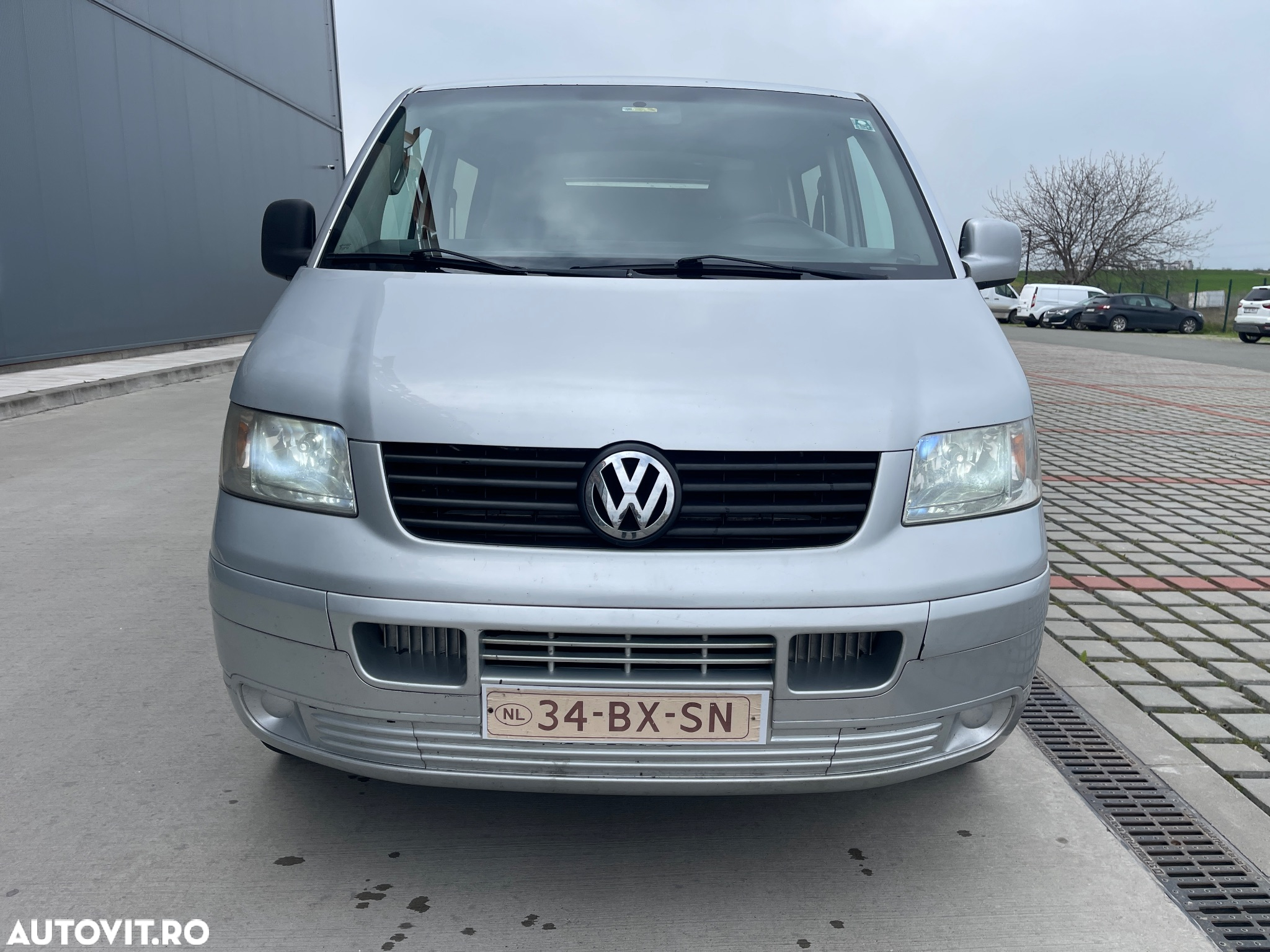 Volkswagen Transporter - 2