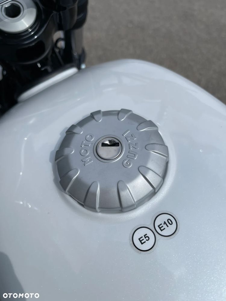 Moto Guzzi V7 - 18