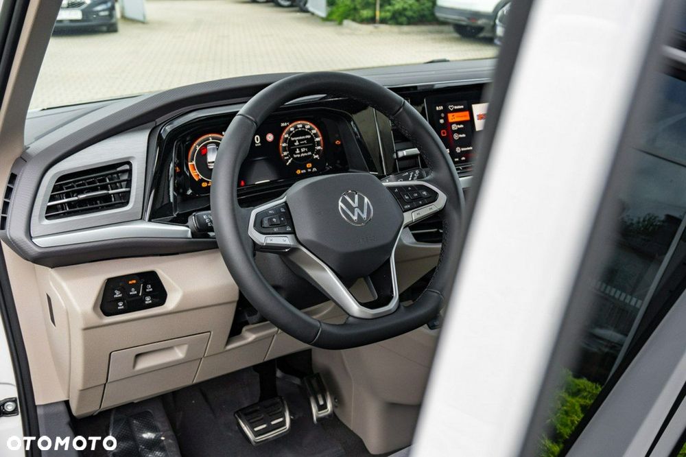 Volkswagen Multivan - 11