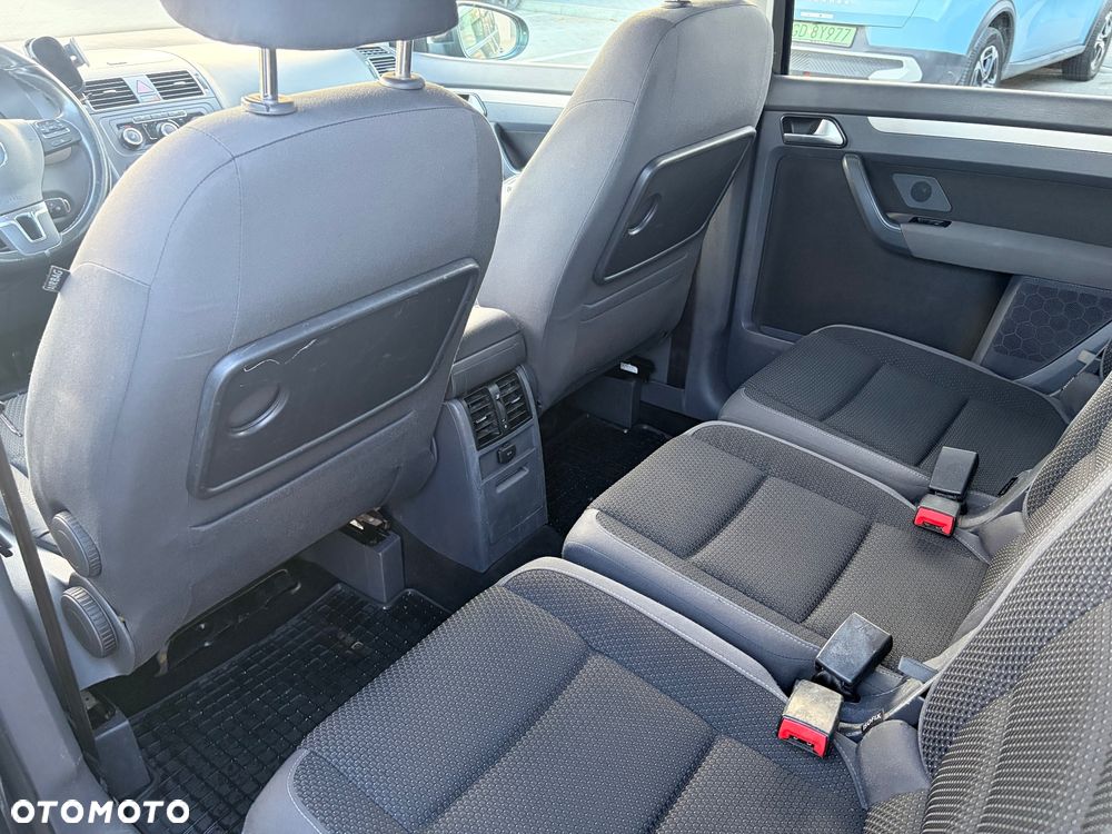 Volkswagen Touran - 20