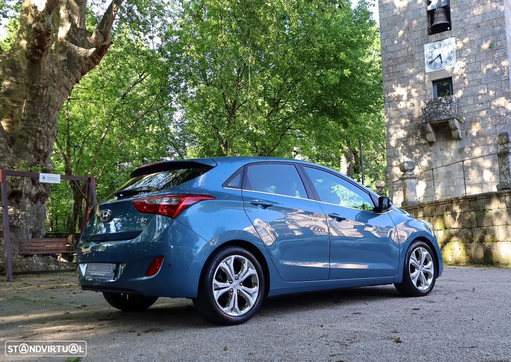 Hyundai i30 1.6 CRDI STyle J17 - 2