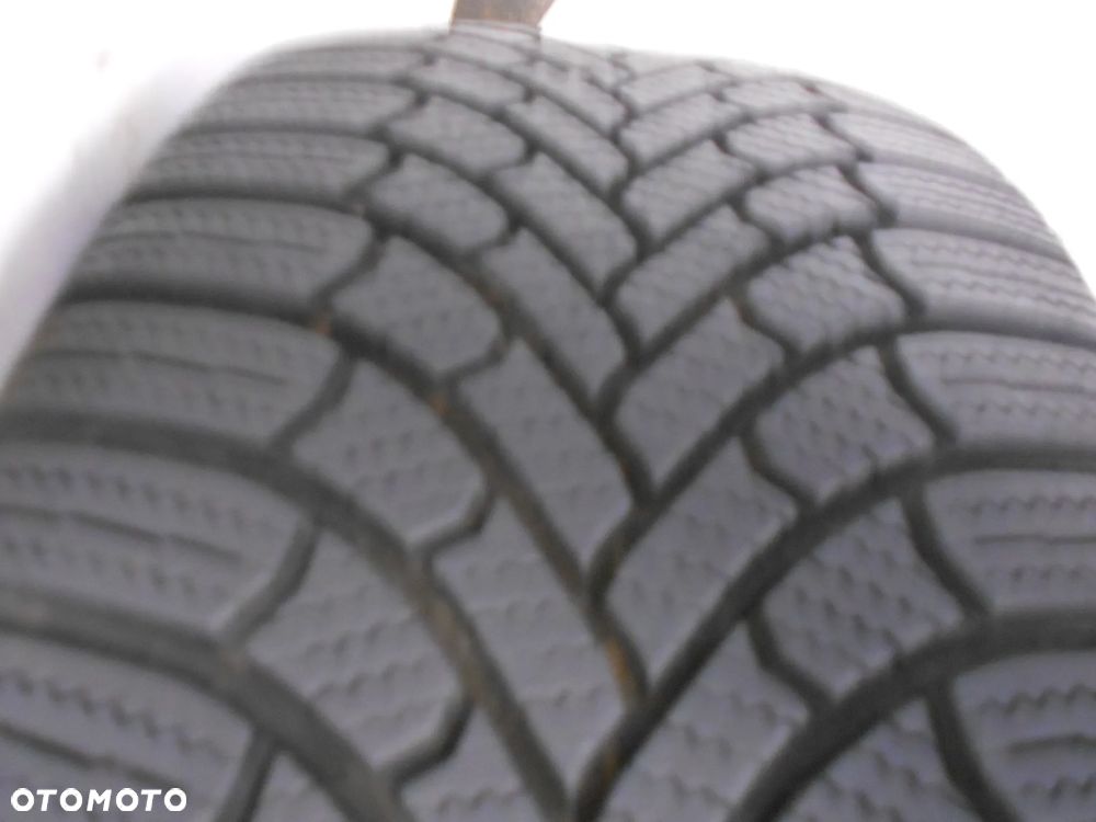 OPONA POJEDYNKA  215/60R17 BRIDGESTONE BLIZZAK 6 DOT 3524 7.8MM - 2