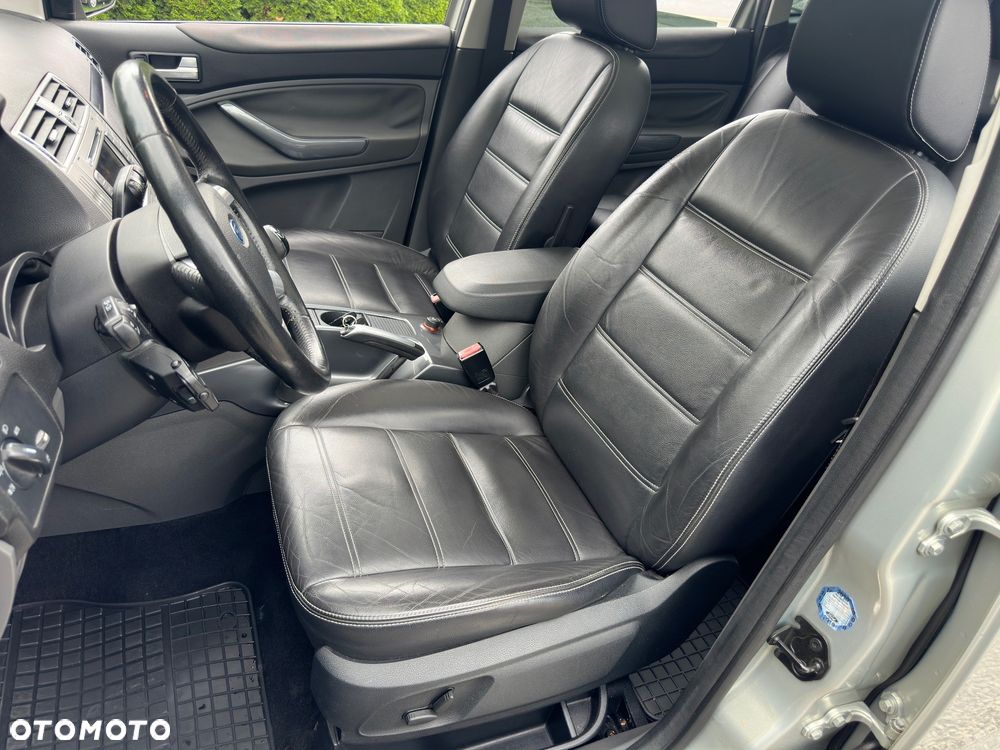 Ford Kuga 2.0 TDCi 4x4 Titanium - 22