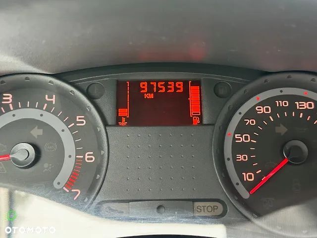 Renault Clio 1.2 16V Authentique - 16