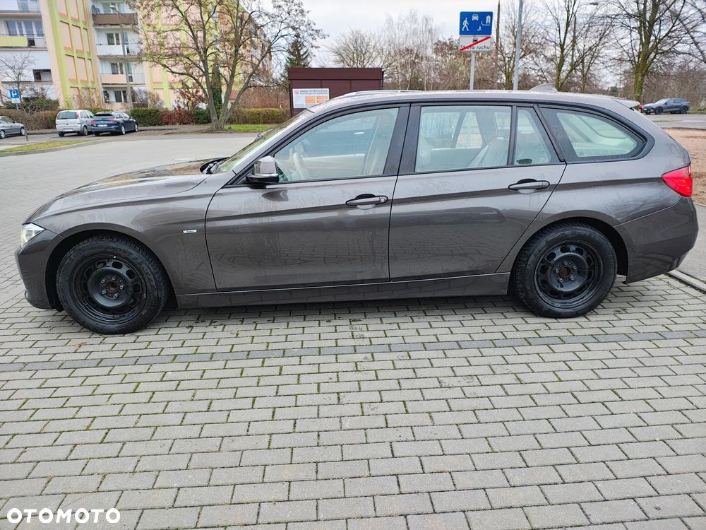 BMW Seria 3 320d Sport-Aut Modern Line - 2