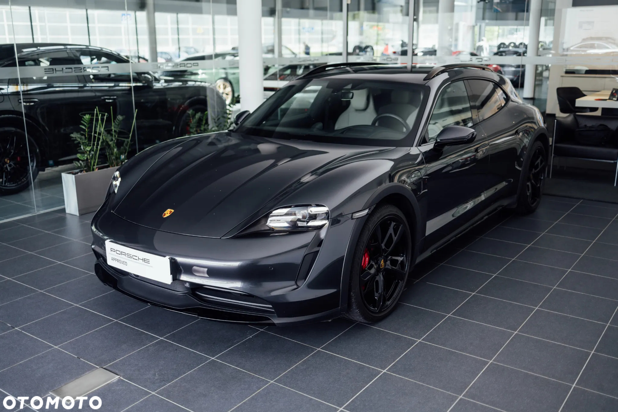 Porsche Taycan 4S Cross Turismo - 3