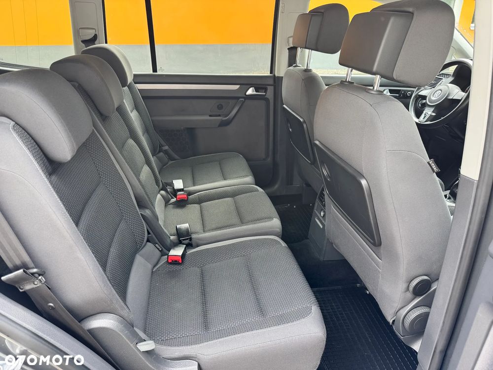 Volkswagen Touran - 19