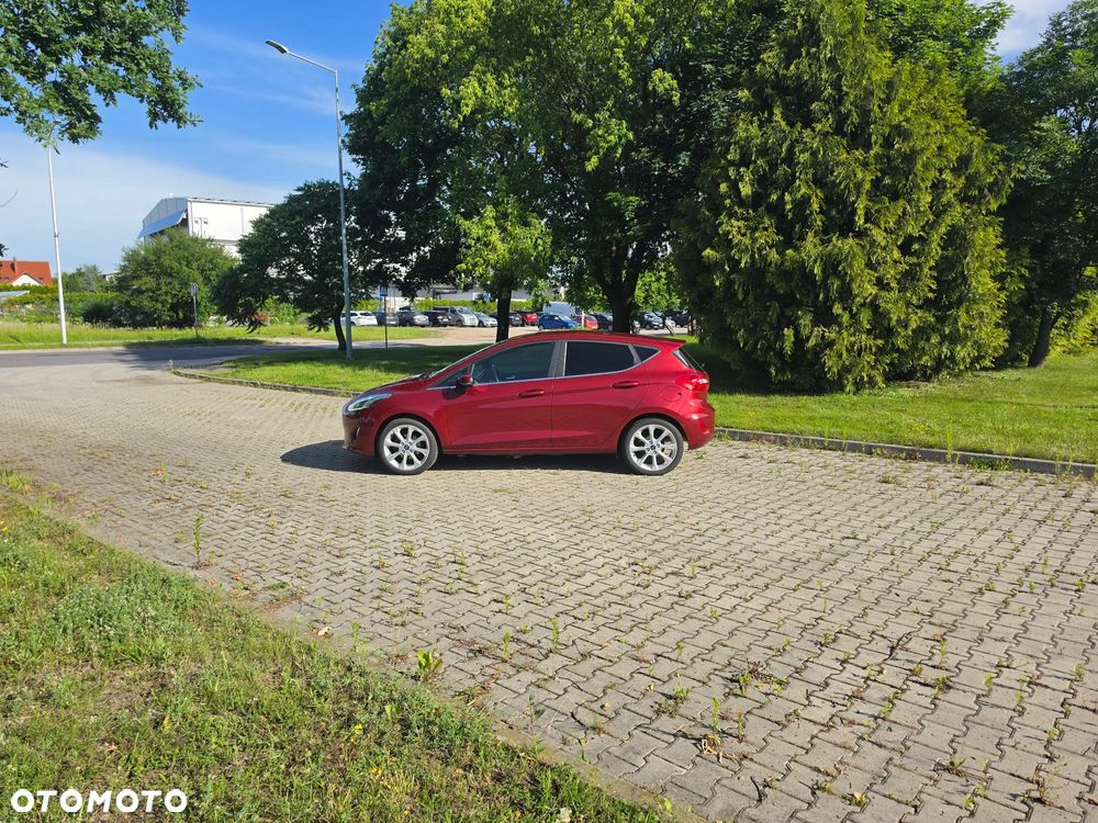 Ford Fiesta 1.0 EcoBoost S&S TITANIUM - 23