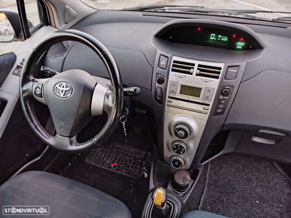 Toyota Yaris 1.0 VVT-i AC - 8