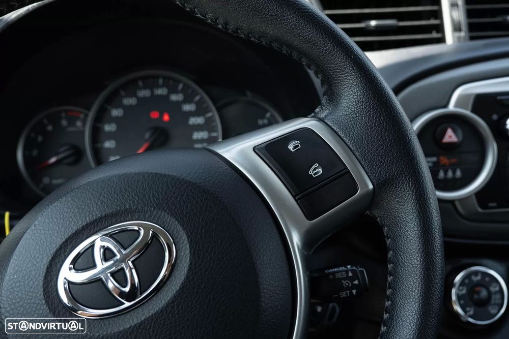 Toyota Yaris 1.4 D-4D Exclusive - 19