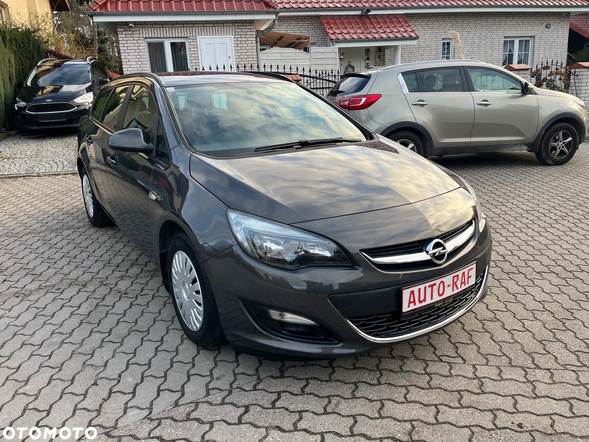 Opel Astra GTC 1.4 Turbo - 11