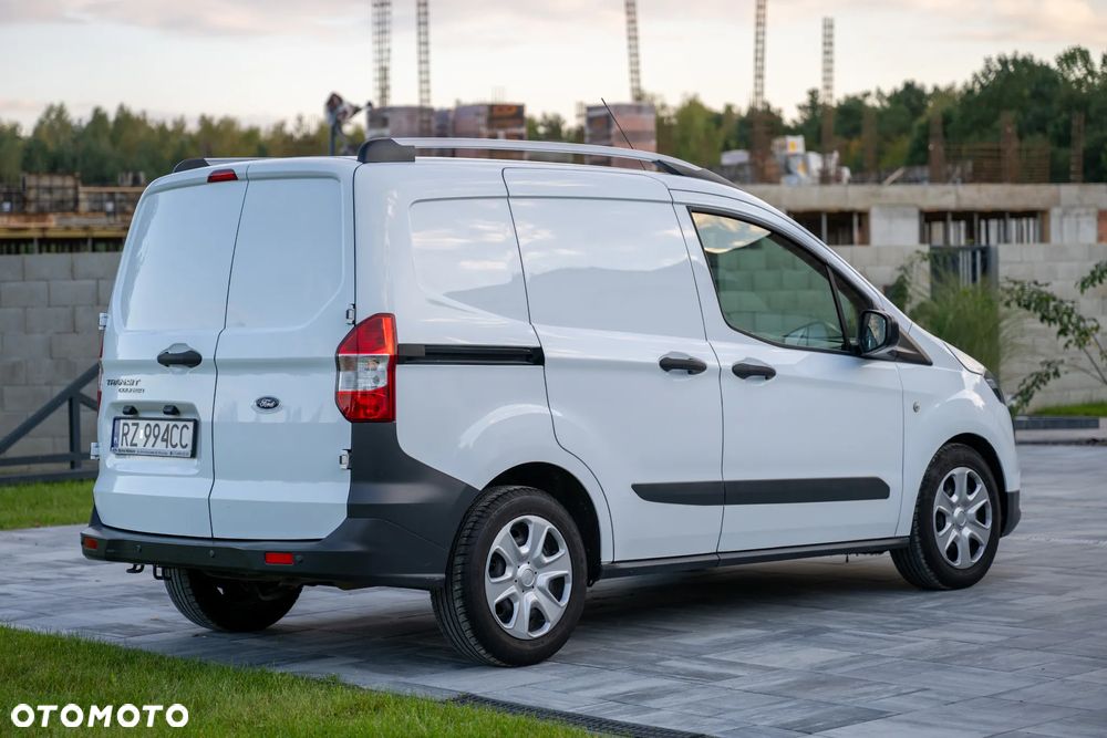 Ford Transit Courier 1.0 EcoBoost Ambiente - 3