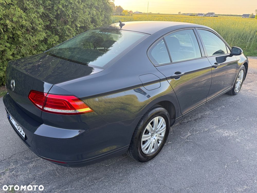 Volkswagen Passat 2.0 TDI SCR Comfortline - 13
