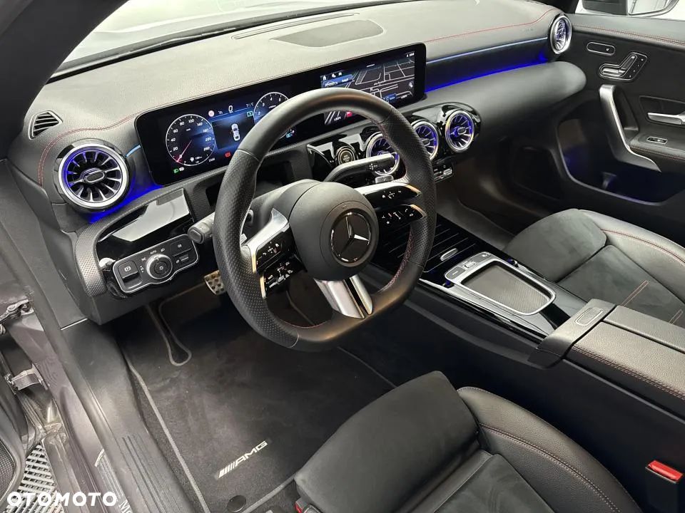 Mercedes-Benz CLA 220 4-Matic AMG Line 7G-DCT - 13