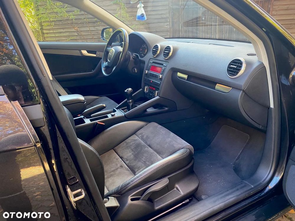 Audi A3 Sportback 1.6 TDI DPF Ambition - 14