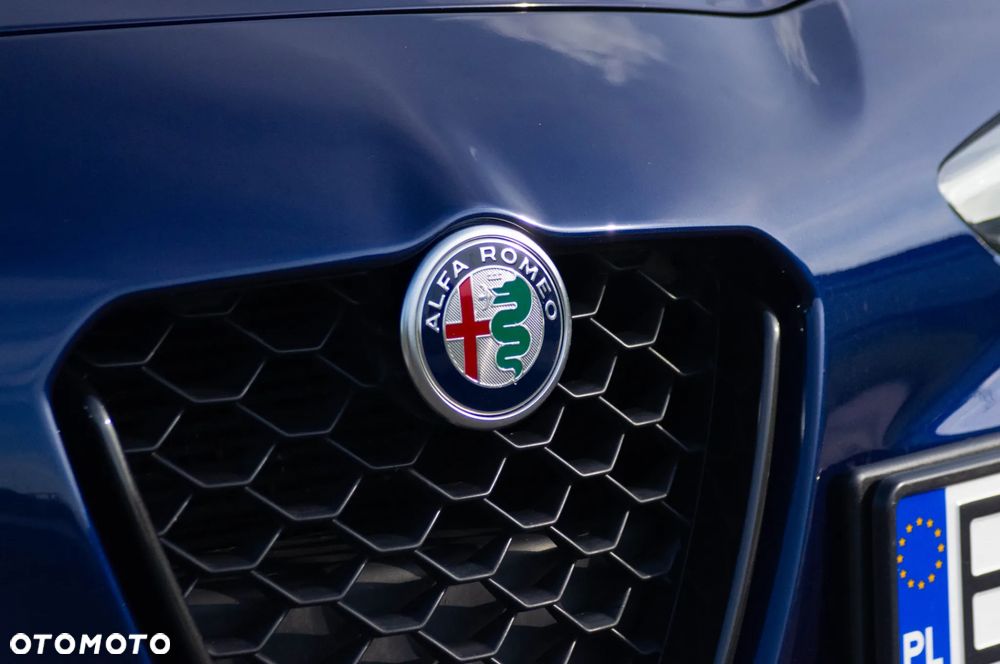 Alfa Romeo Giulia 2.0 Turbo 16V AT8-Q4 Ti - 10