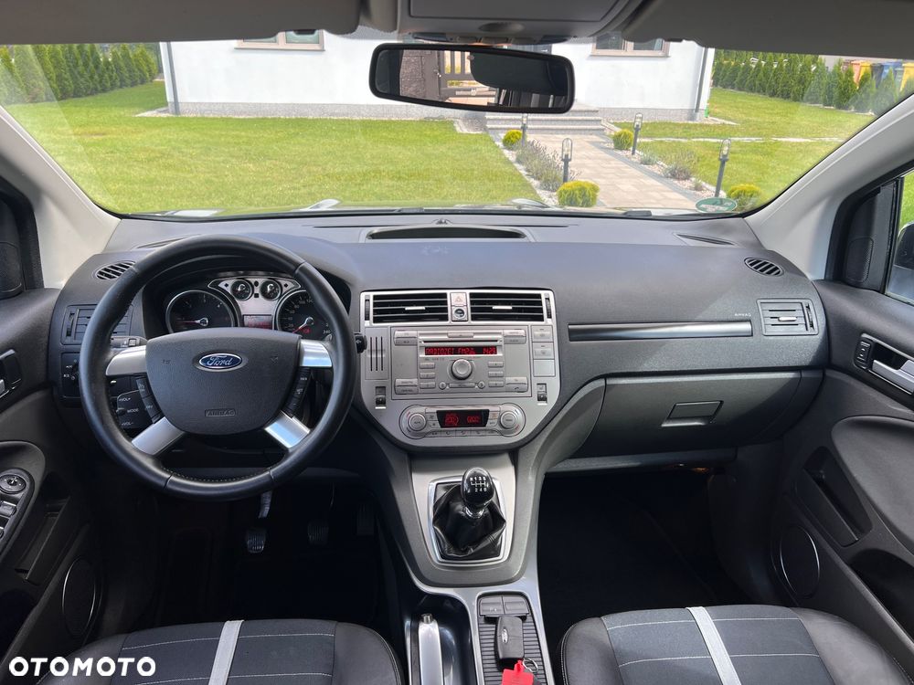 Ford Kuga 2.0 TDCi Titanium FWD - 11