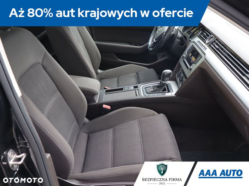 Volkswagen Passat - 10